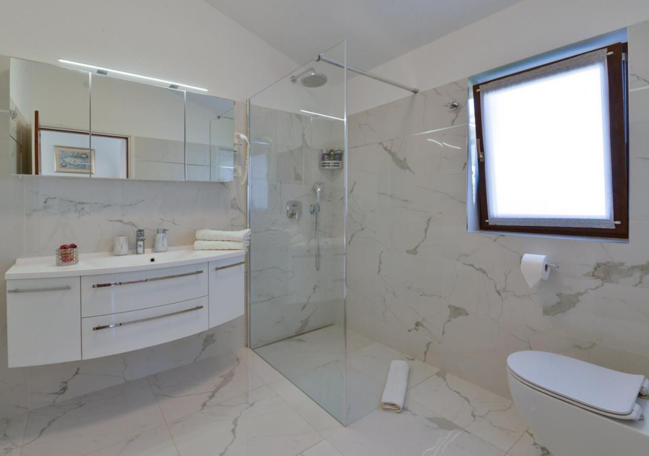 Apartments Villa Rosi Umag Exterior photo